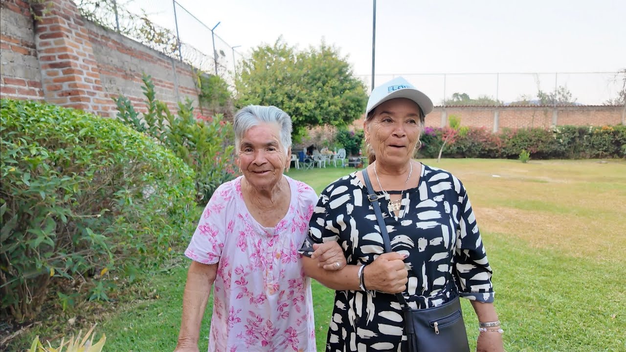 Mi abuela con nosotros en la casa de Visita