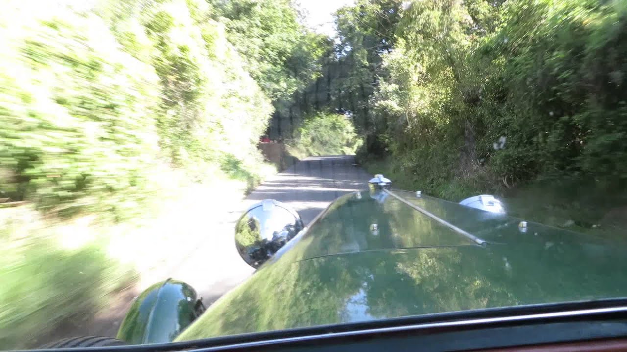 Kop Hill 2015 - 1934 Lagonda 16/80 fully ladened going up