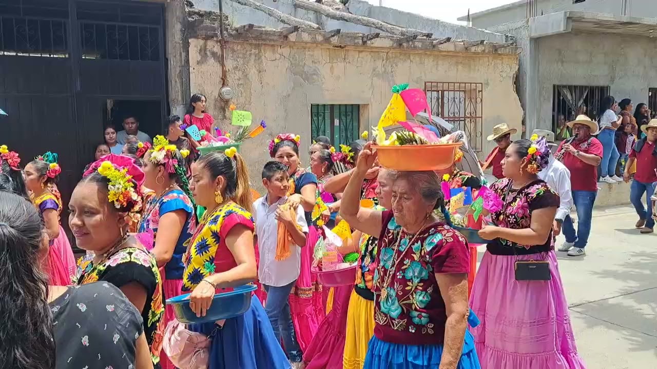 Recorrido de Capitanas y Capitanes 2024 Fiesta de Santiago Apóstol en San Blas Atempa