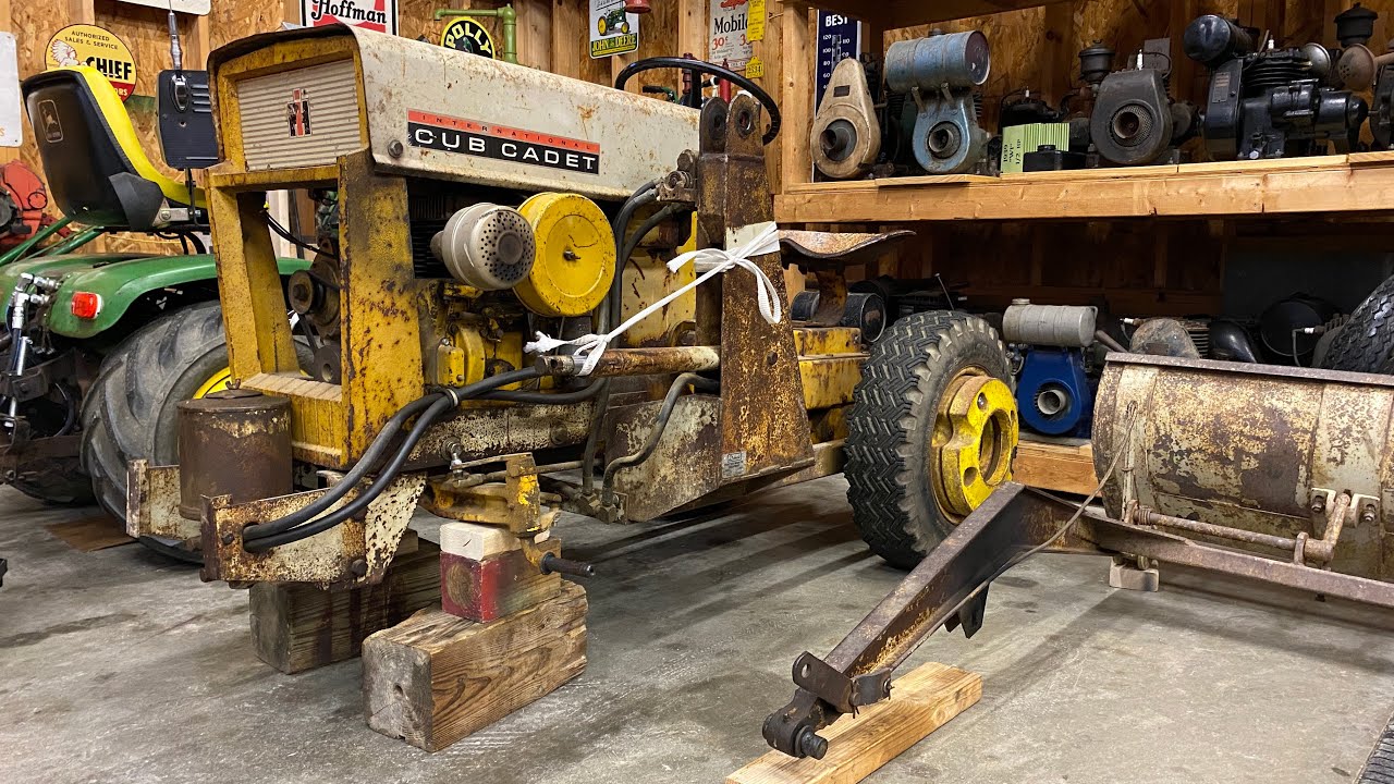 Снятие погрузчика и разборка передней части | Cub Cadet 100 и погрузчик Danco - Часть 3