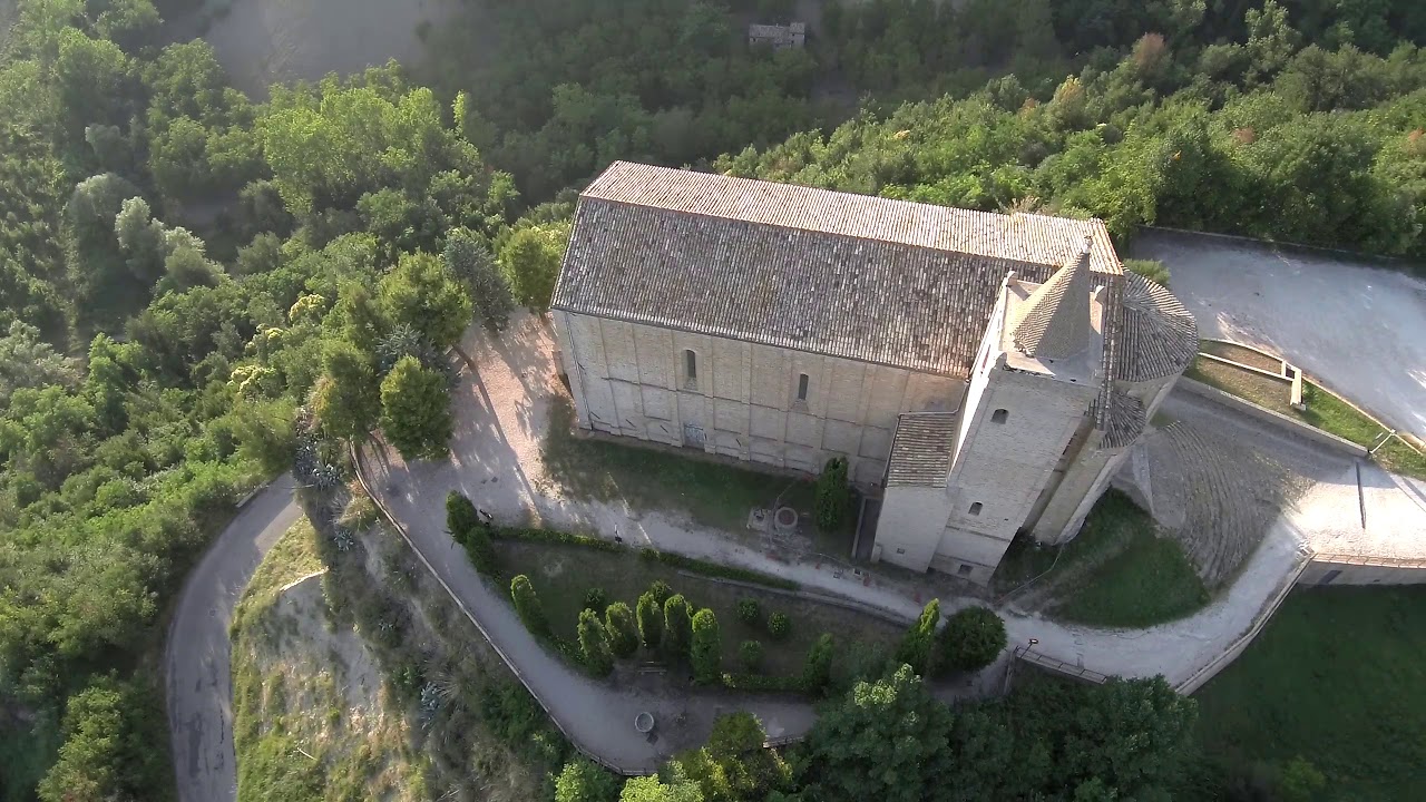 Offida e Santa maria della Rocca - da Drone4K