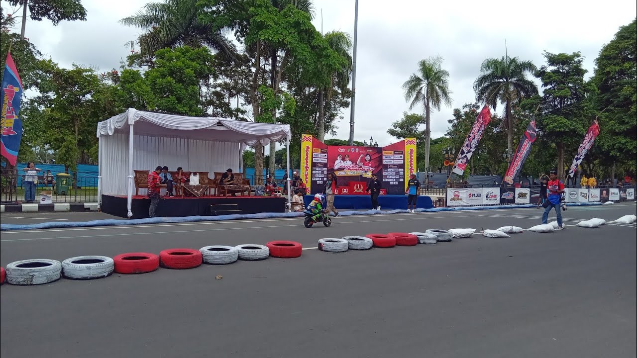Diyan_elekmoto86 sedang live sekarang!ROAD RACE PURWOREJO 