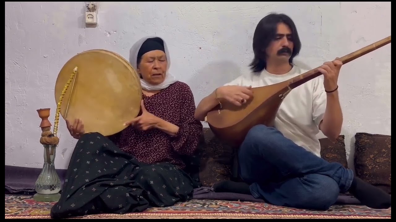 آواز زنان خراسان - آهنگ زیبای نسا جان با صدای خاصه برنا و دوتار نوازی محسن کریمی