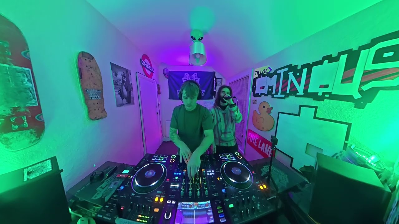 Johnnie Darko with Crowthey [Liquid/Minimal Drum and Bass mix]