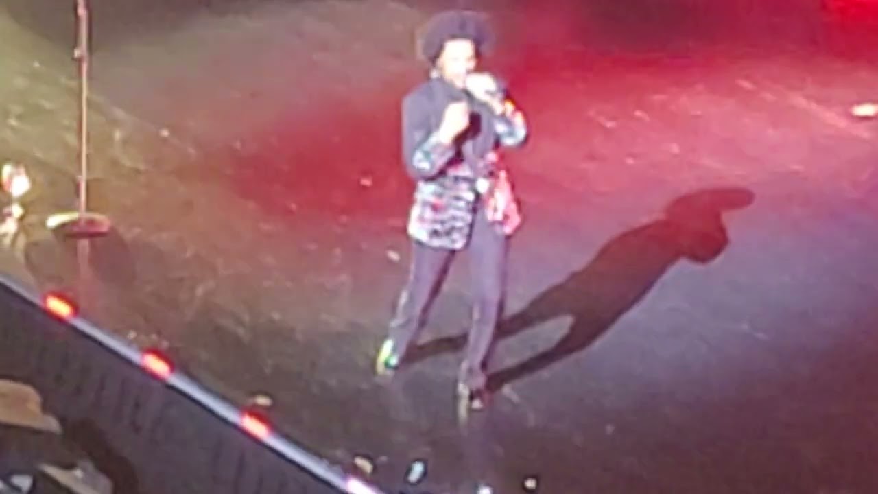 Maxwell - Off Live at Capital One Arena April 2 2022