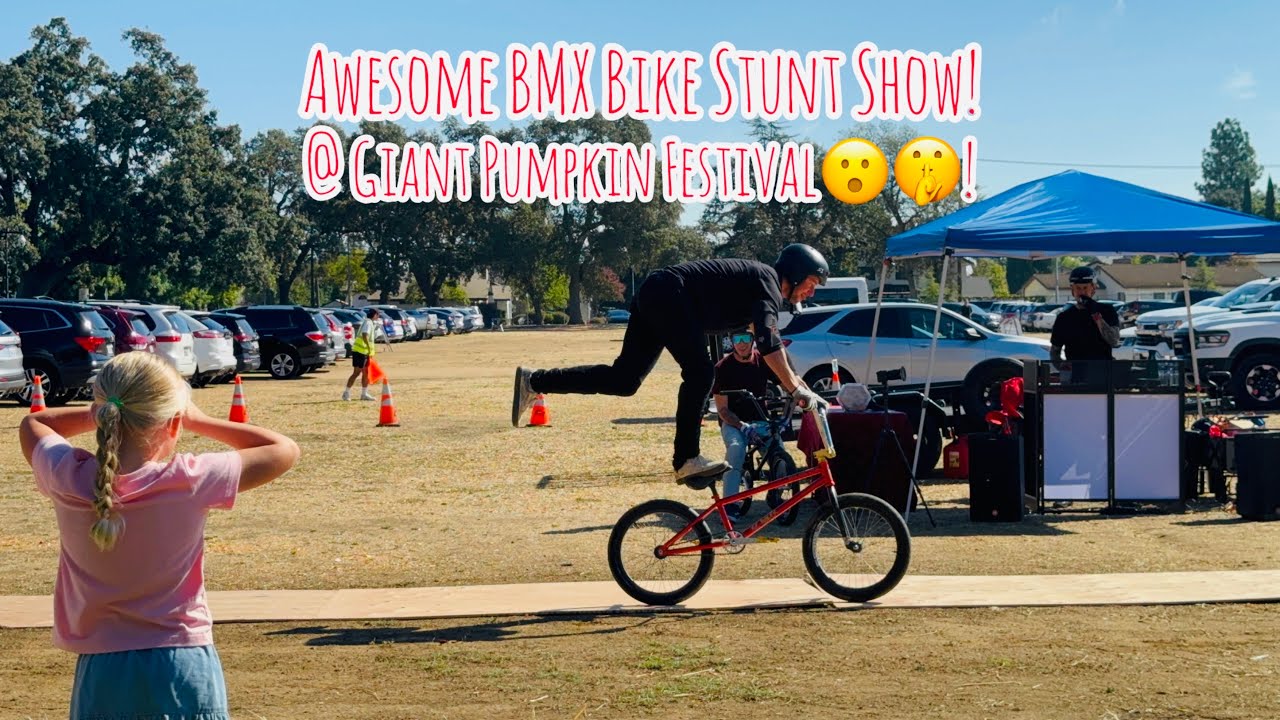 ПОТРЯСАЮЩЕЕ ШОУ НА BMX-МОТОЦИКЛАХ С ВЫСОКИМ ЛЕТАНИЕМ НА ФЕСТИВАЛЕ GIANT PUMPKIN FESTIVAL В ЭЛК-ГР...