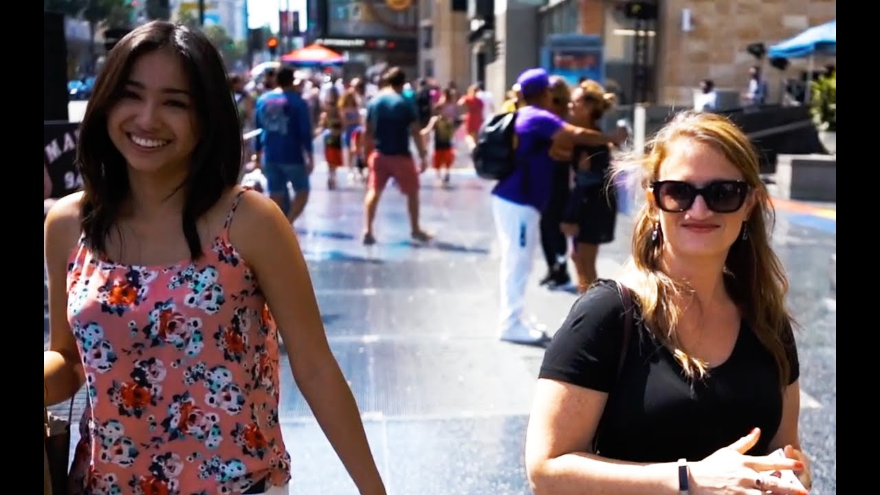 STREET MAGIC IN LA 😁🌴 (FEAT. ANNA & LAUREN)
