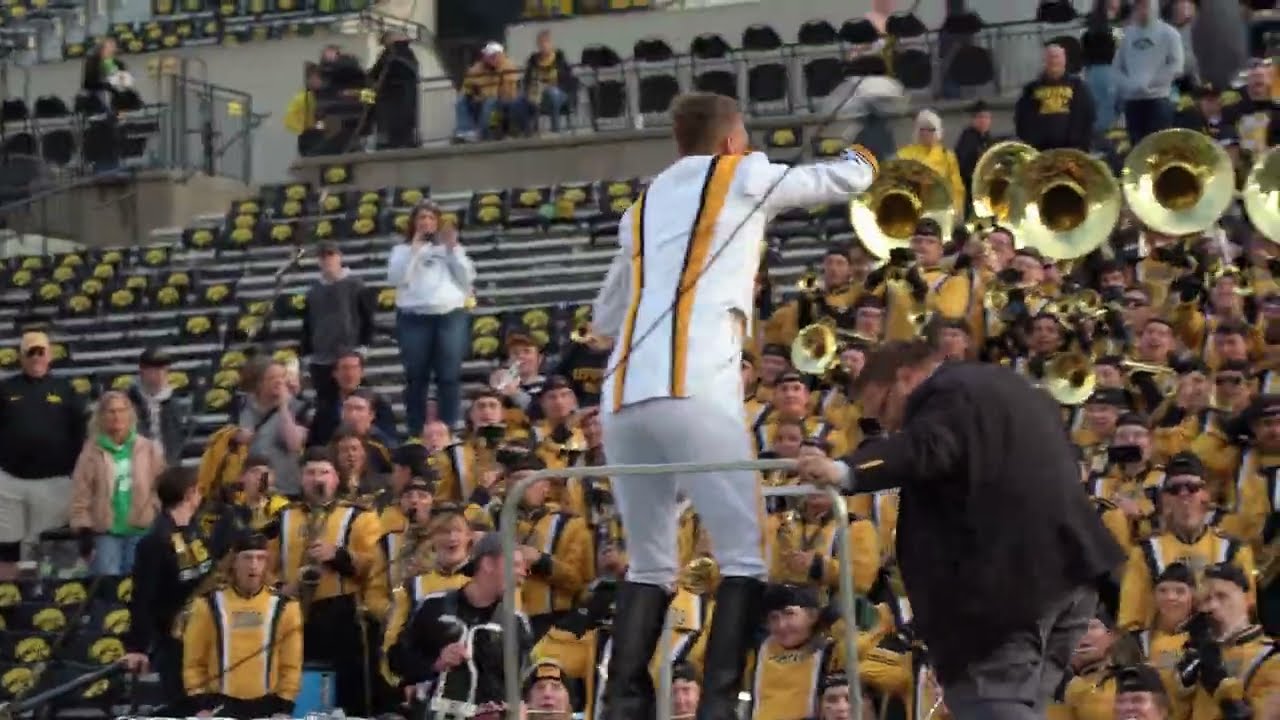Hawkeye Marching Band Play 