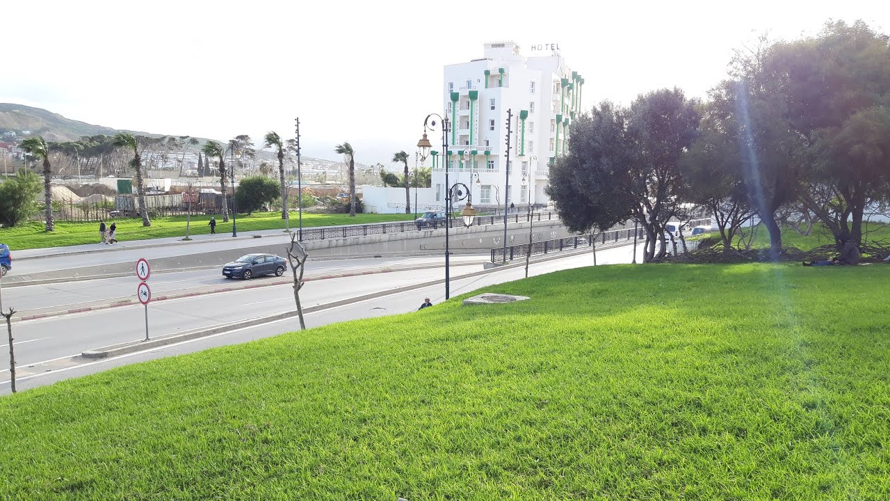 أين ملعب تطوان الكبير /   أعتذر على جودة الصورة بسبب ضعف الشبكة أثناء البث المباشر ، لكن الصوت واضح 