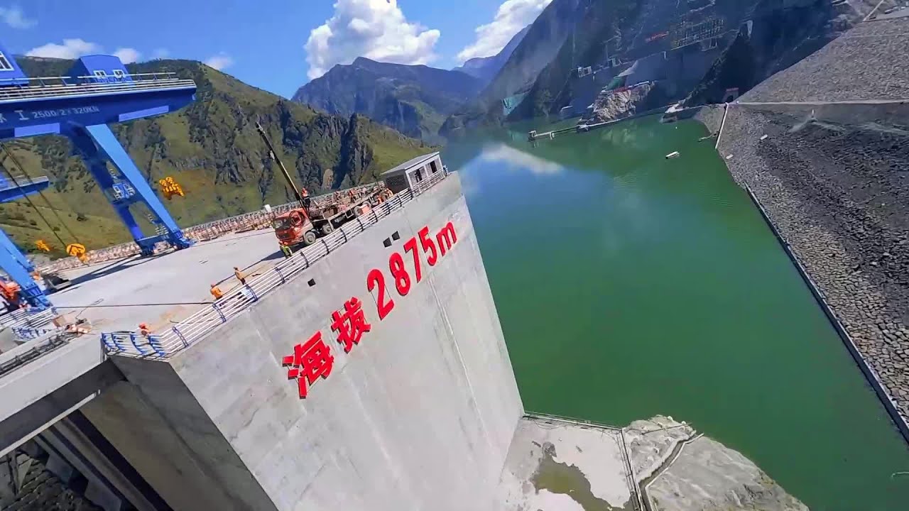 Stunning view of China's highest-altitude mega hydropower station