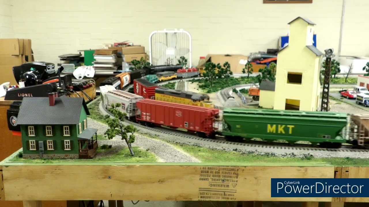 Схема Tex La O: MTH ATSF 4-8-4 Northern и MTH UP GP38-2