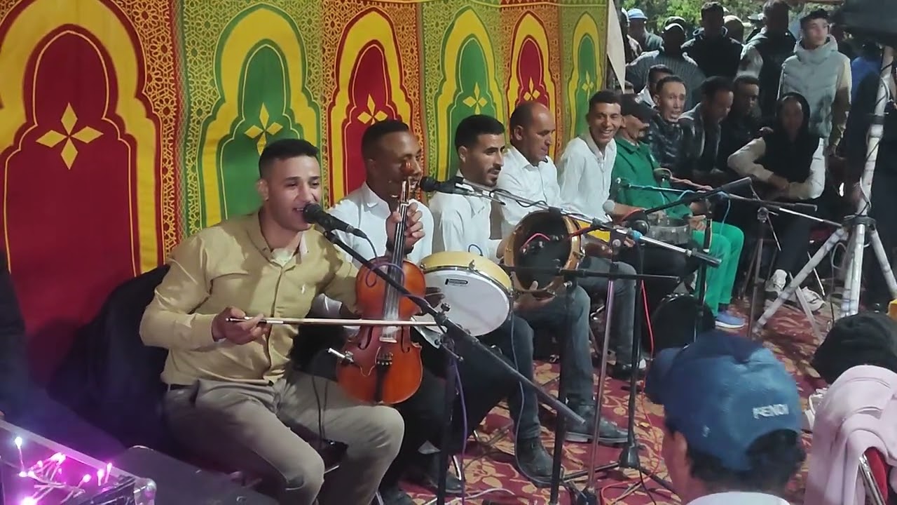 فرجة ممتعةللفنان عبد العالى نايظة مع المجموعة 