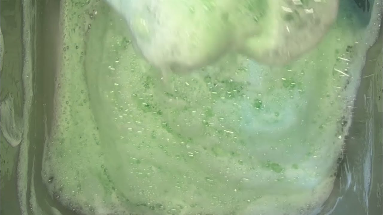 💚🫧Lovely satisfying green suddly suds in swedish kitchen sink🫧💚Smells AMAZING! 