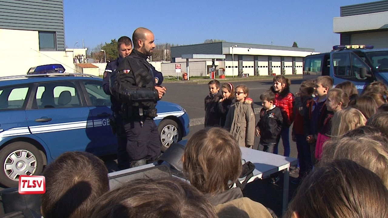 Luçon : les enfants visitent l'escadron 32/3