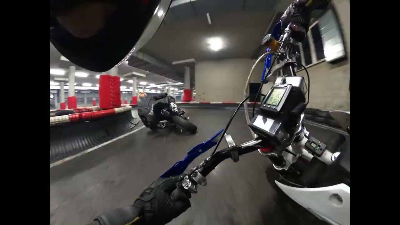 😈 Knees or Elbows? Fast or FLAT OUT? 🏍️💨🌪️
