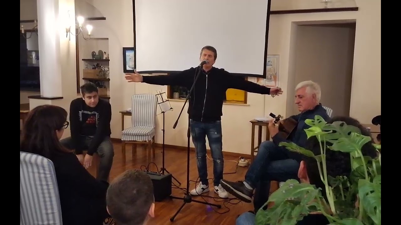 Paolo Marrone ricorda in musica l'episodio della Mamma e del Figlio a Positano