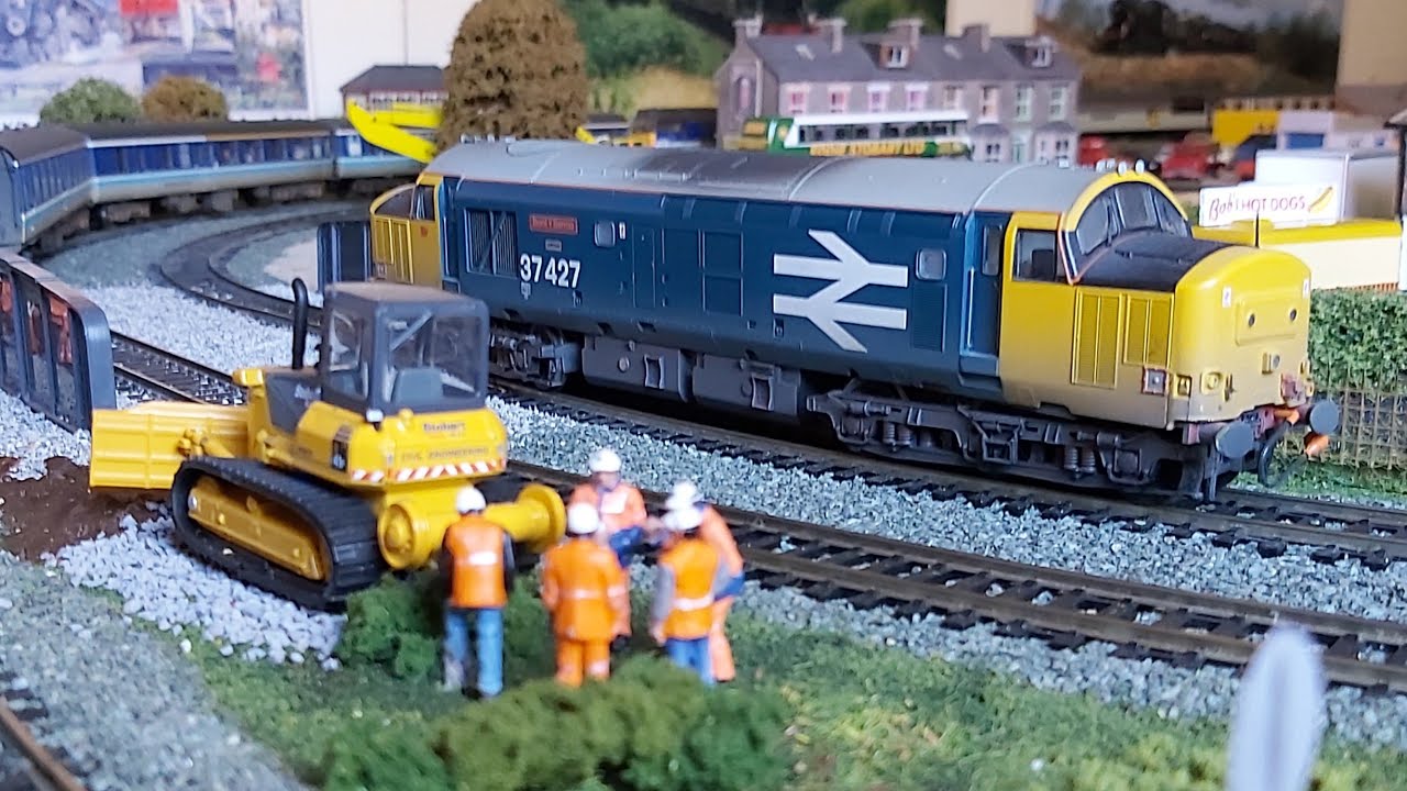 New Layout Tour! 1 Year on the 'Red Dragon Railway' (Late BR themed layout)