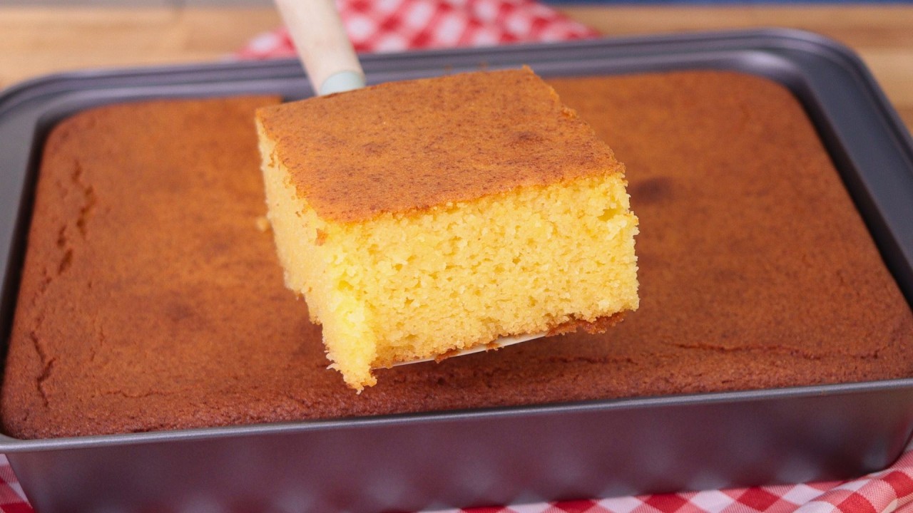 VOCÊ JÁ FEZ BOLO DE FUBÁ COZIDO? FICA MUITO MAIS ÚMIDO E FOFINHO | RECEITA SIMPLES E FÁCIL