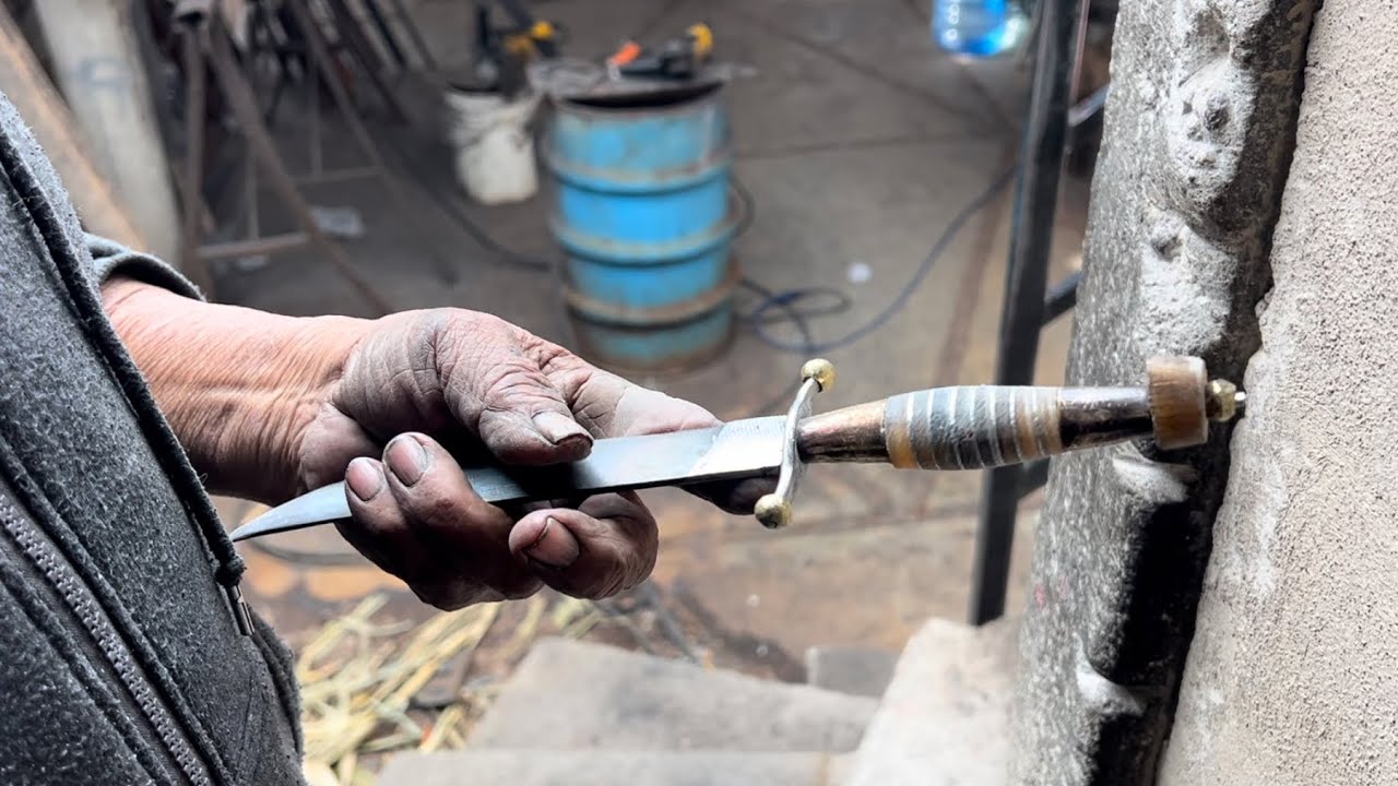 La historia del cuchillo  con FINAL FELIZ