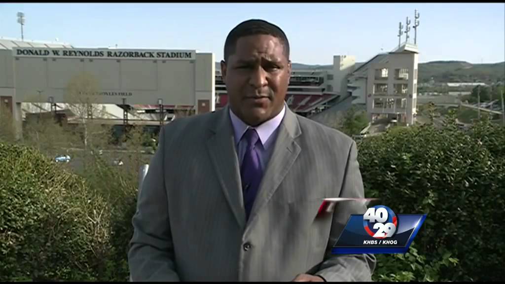 Razorback recruit arrested