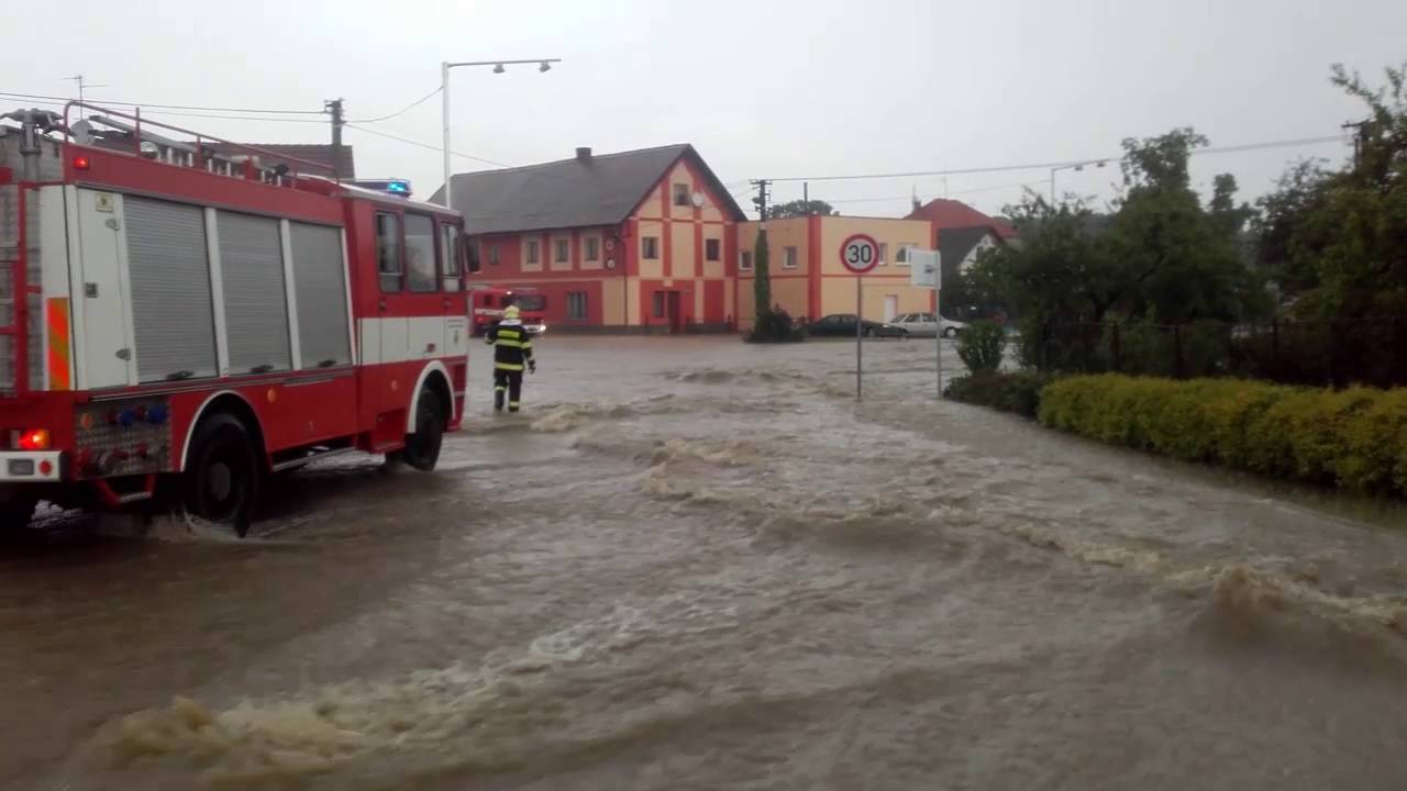 Evakuace dětí z hasičské soutěže Plamen - Jílovice 28. 5. 2016