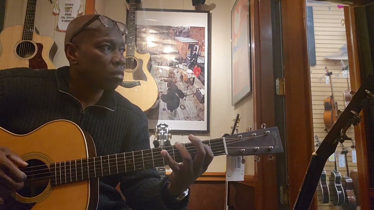 Eastman E8OM versus Martin OM28