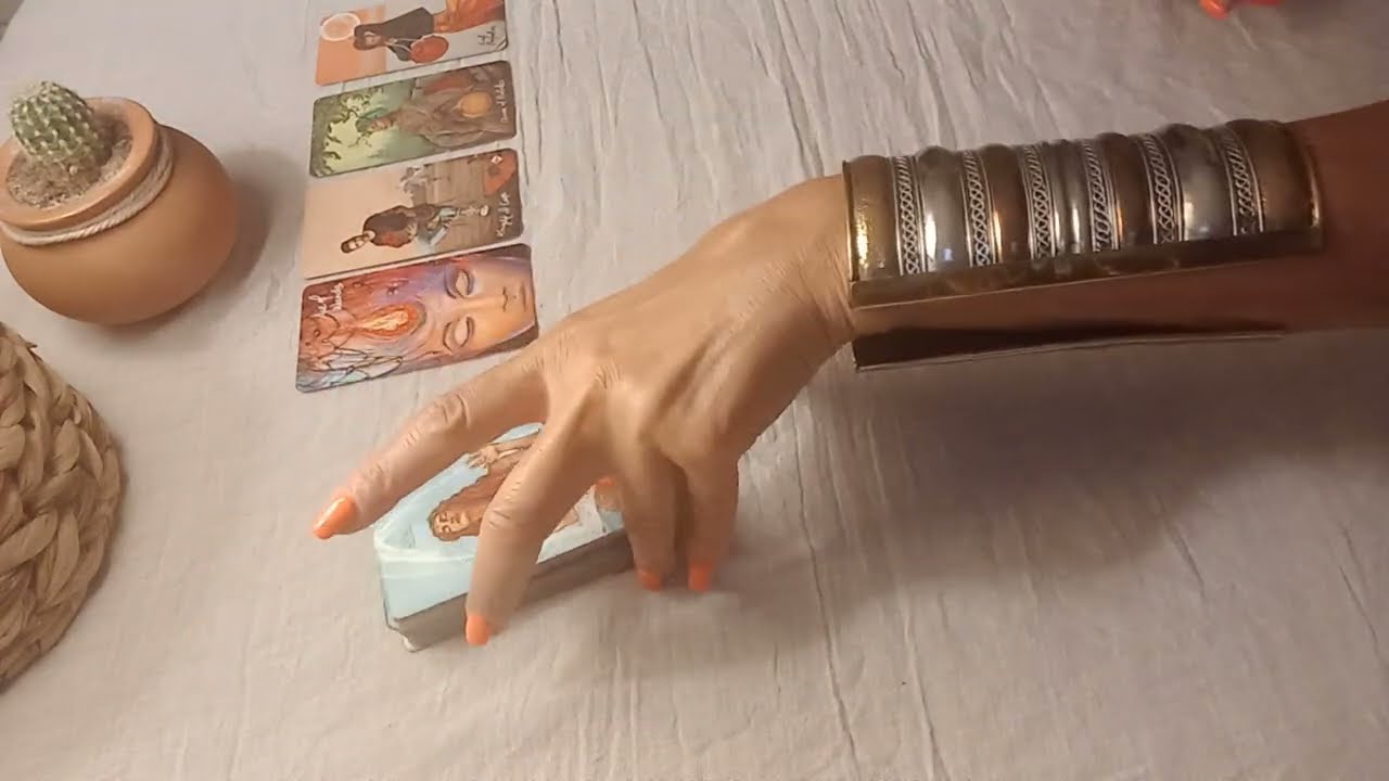 Някой ви Харесва 😇 Някой се е  Запътил към Вас 💞