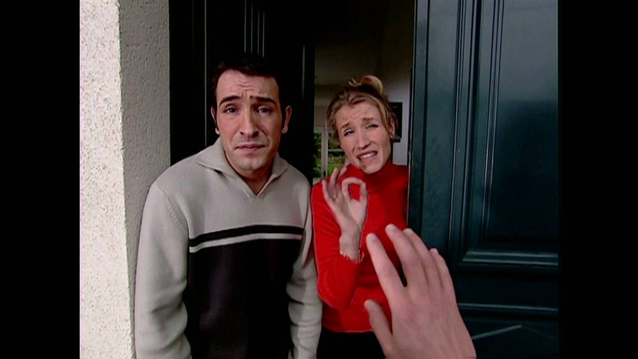 Un gars une fille - répondent à la porte - compilation