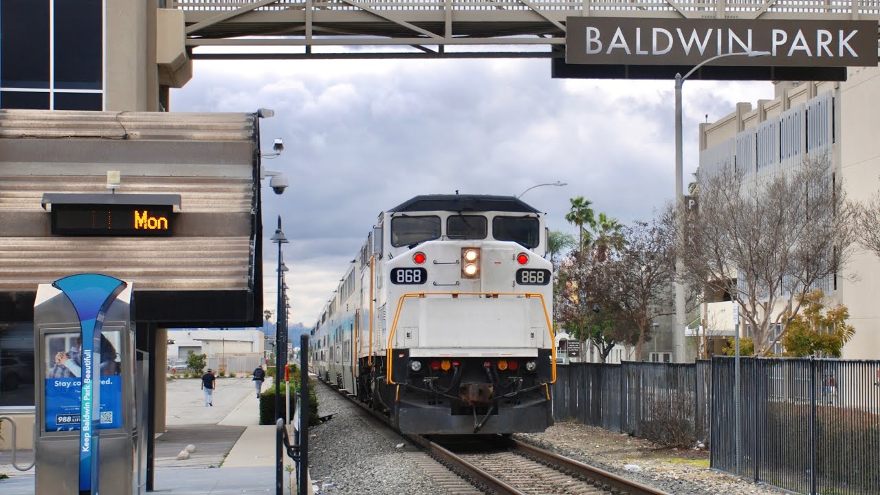 Metrolink Trains Rush Hour at Baldwin Park Station - Railfanning 3/20/2023