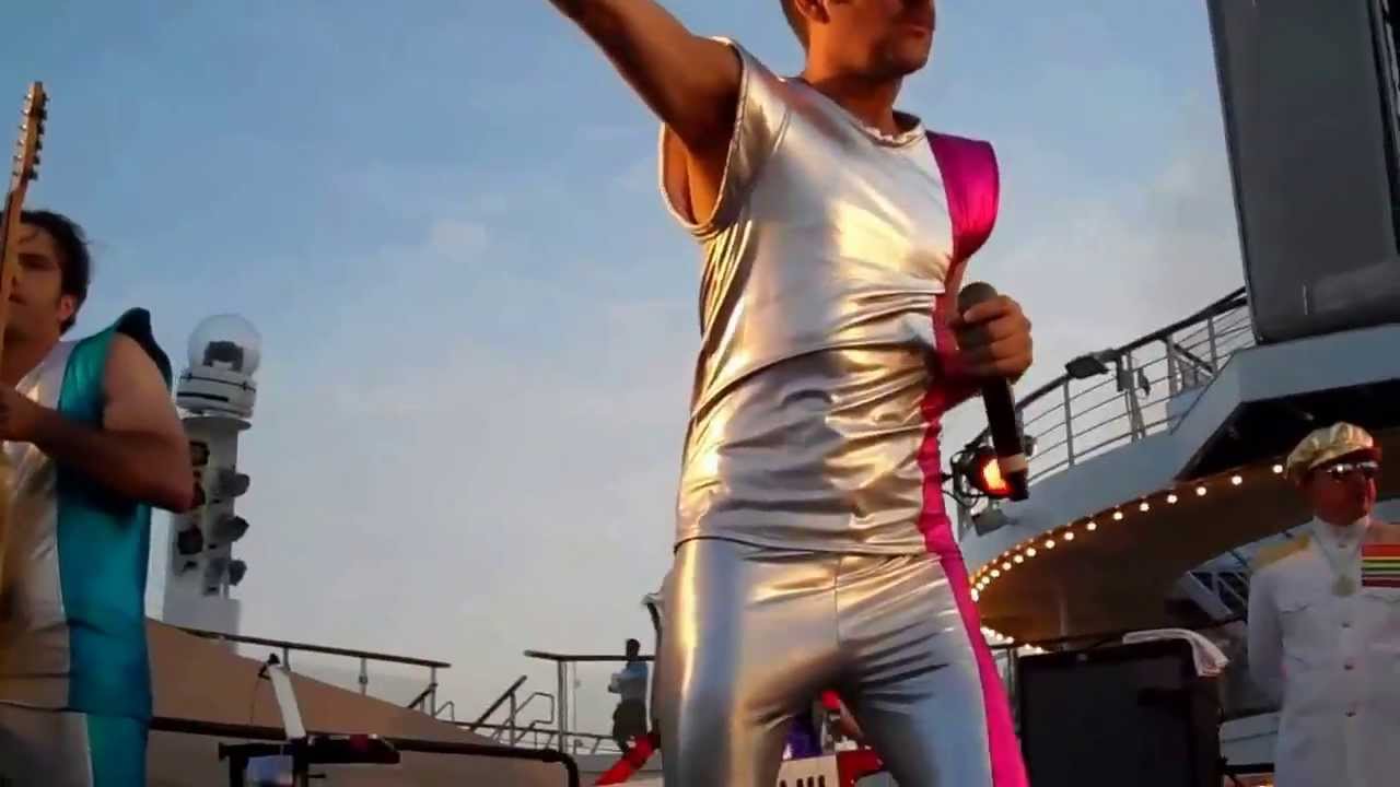 2 Skinnee J's The Best 1st Lido deck show