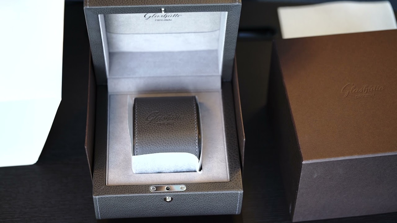 Unboxing the Glashütte Original SeaQ Panorama Date 43.2mm
