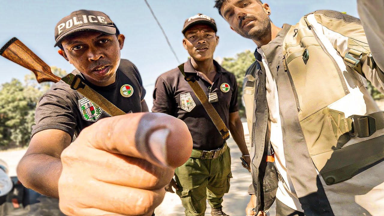 Buscado por la POLICÍA. No me esperaba que se fuera a liar tanto | Madagascar | (S4/E6)