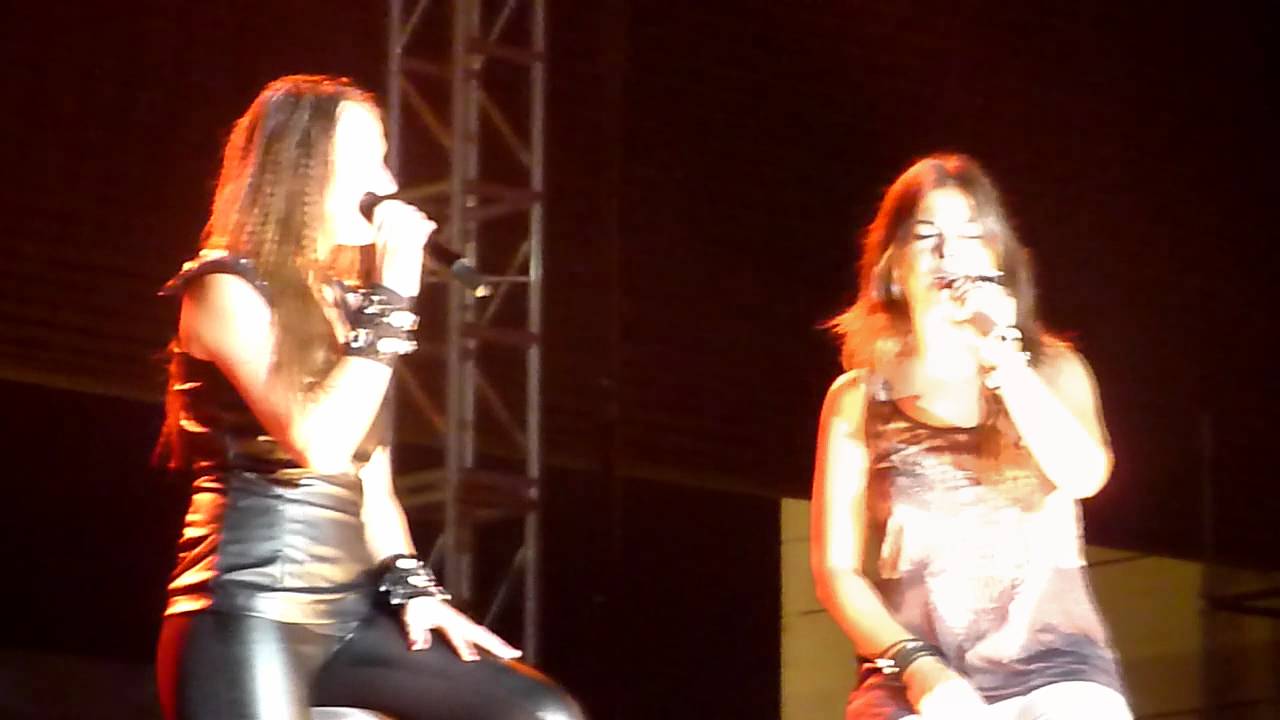 Malú y Vanesa Martín - Ni un segundo ( Málaga )