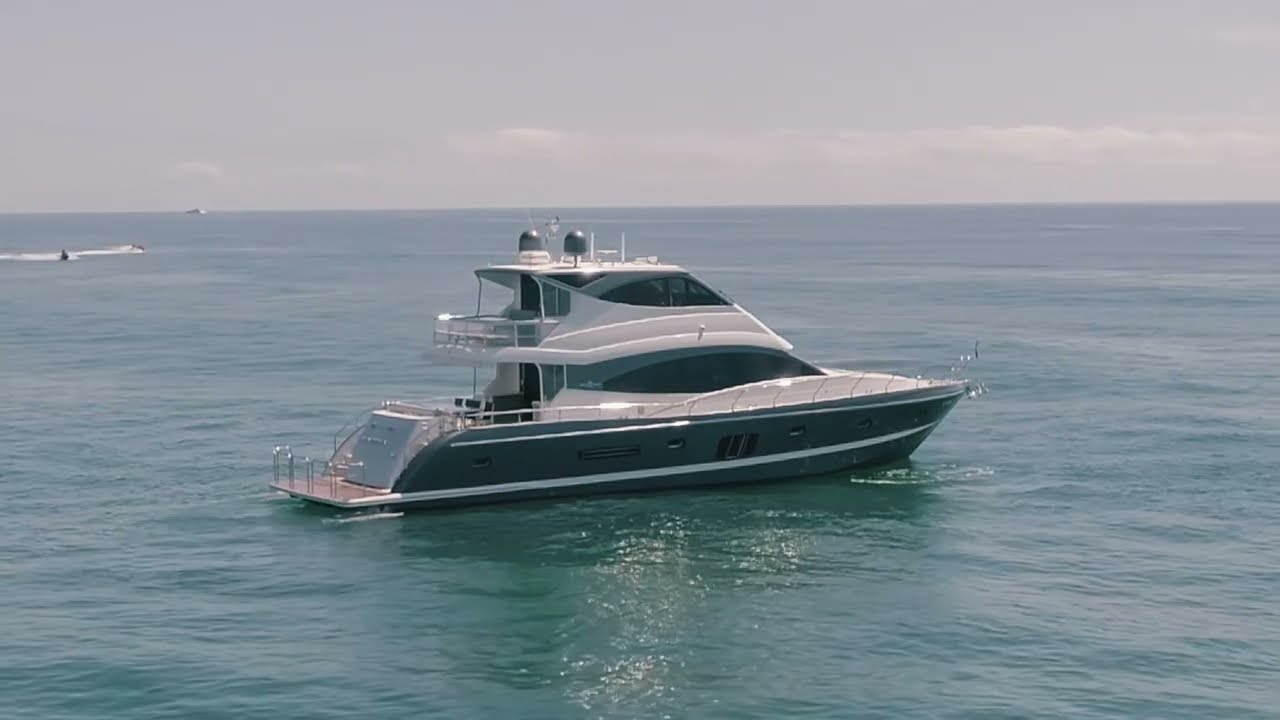 Whitehaven 7000 Flybridge Walkthrough
