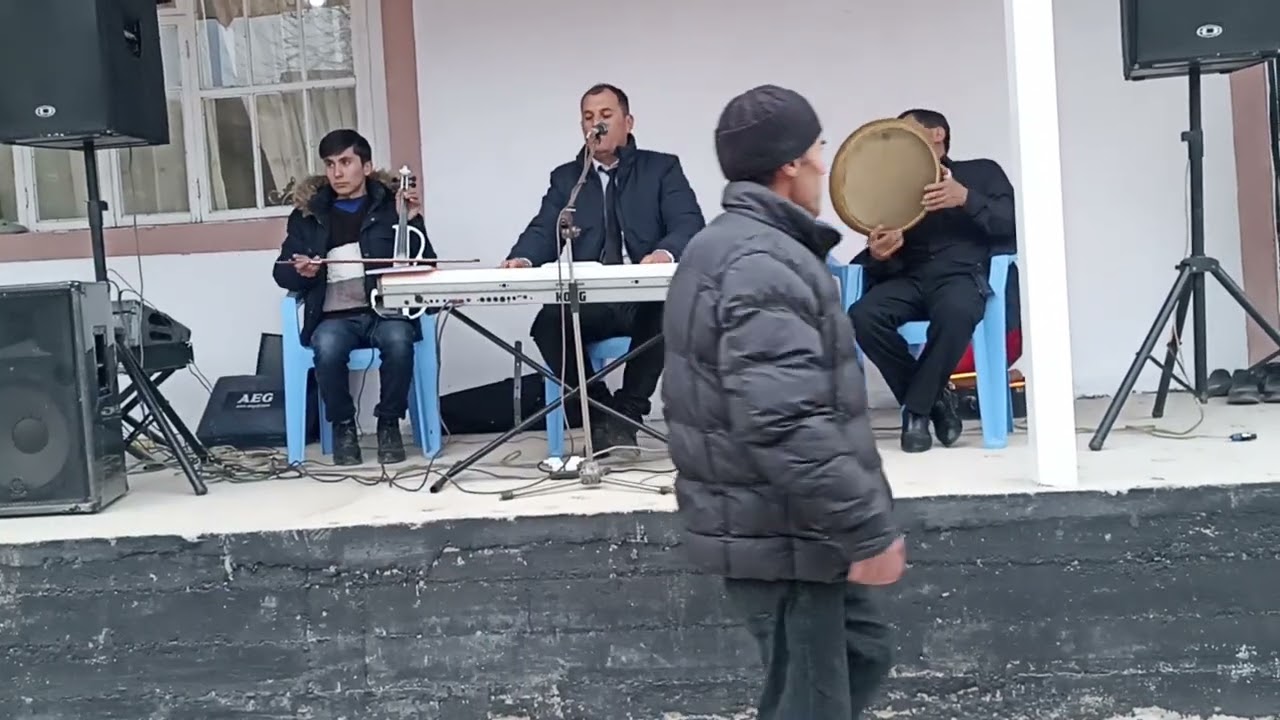 Падаронро нигах дорад Худо