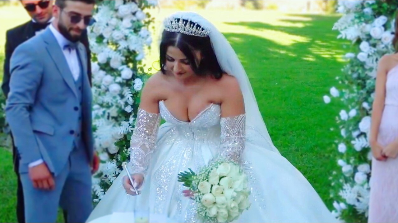 Nusja vodhi gjithë vëmendjen - MENZI PO PRET TE KRYEJ DASMA