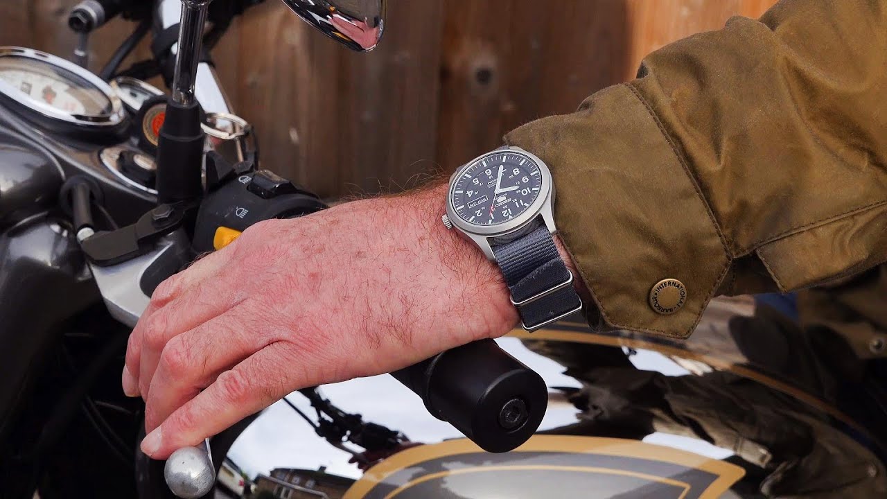 От Seiko до Rolex: может ли ношение автоматических часов во время езды на мотоцикле повредить часы?