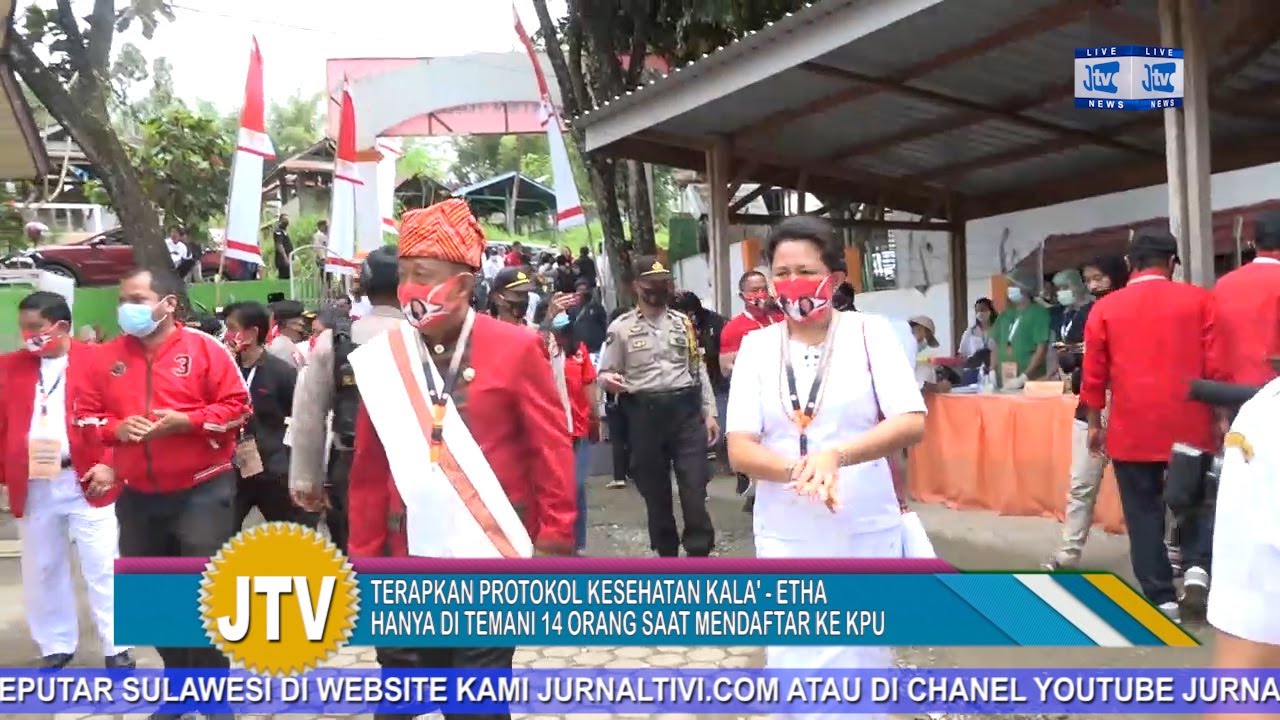 GUNAKAN PAKAIAN ADAT, KALA’ – ETHA PASANGAN PERTAMA MENDAFTAR KE KPU TORUT