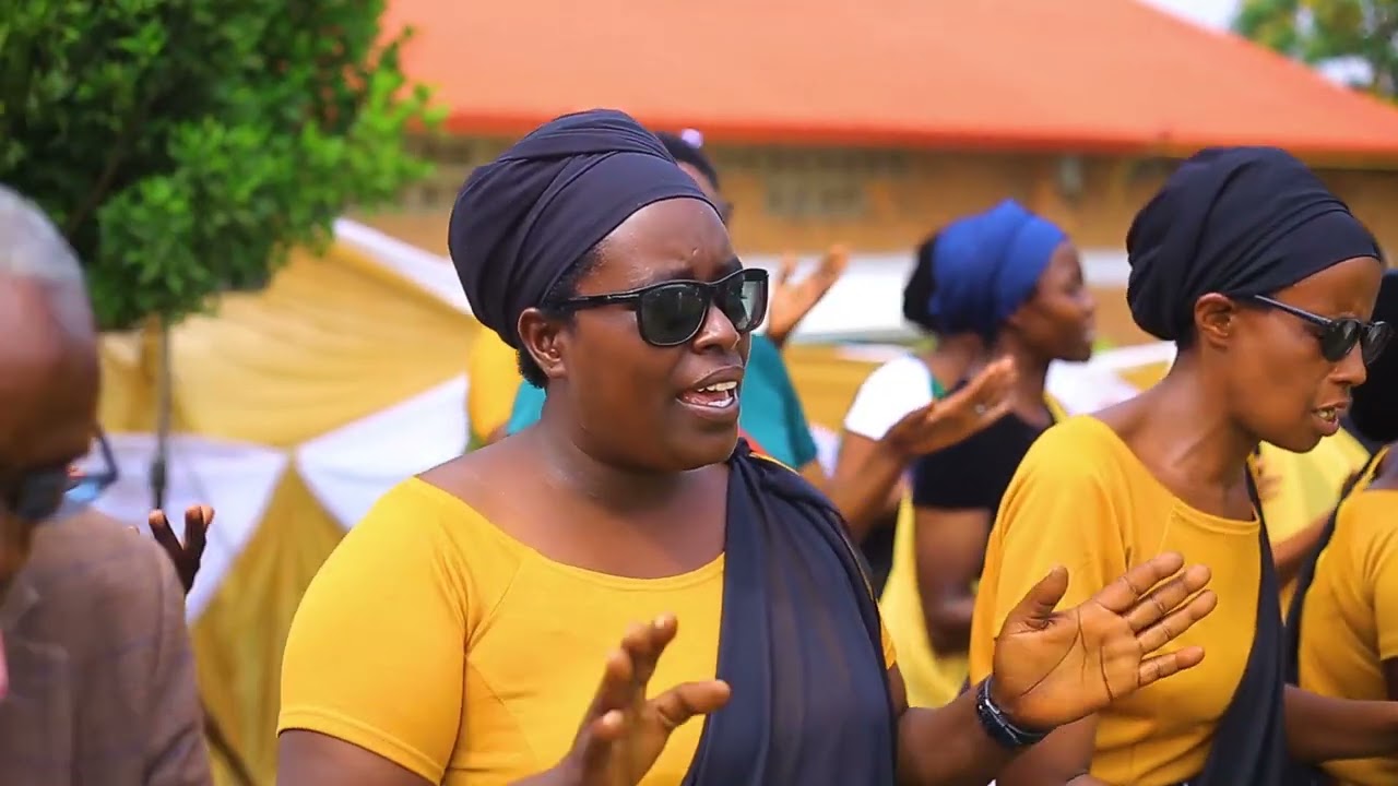 IGITERANE CY'UMURIRO CHORAL SINZACECEKA ADEPR RUGALIKA IKOZE AMATEKA IMITIMA Y'ABANTU IRAHEMBUTSE.