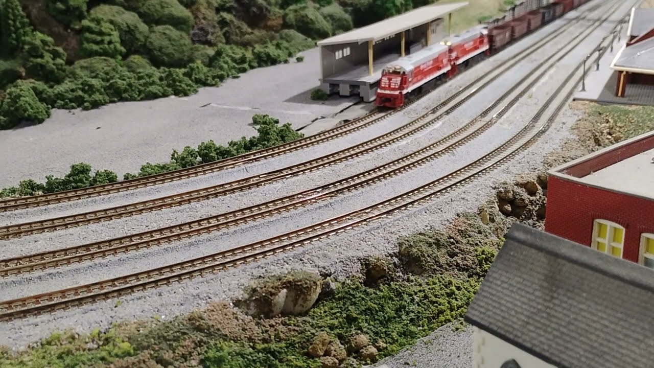 West Penn patched CB&Q U25Cs on the PRR North Penn