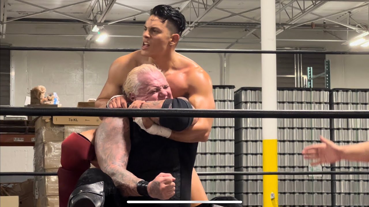Damien Fenrir vs Gangrel CCW August 6, 2022