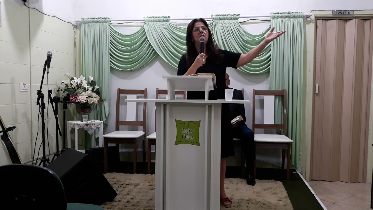 Viva nesta terra com os olhos no céu. (Fp. 3:1/...) Mis. Márcia Rennó 