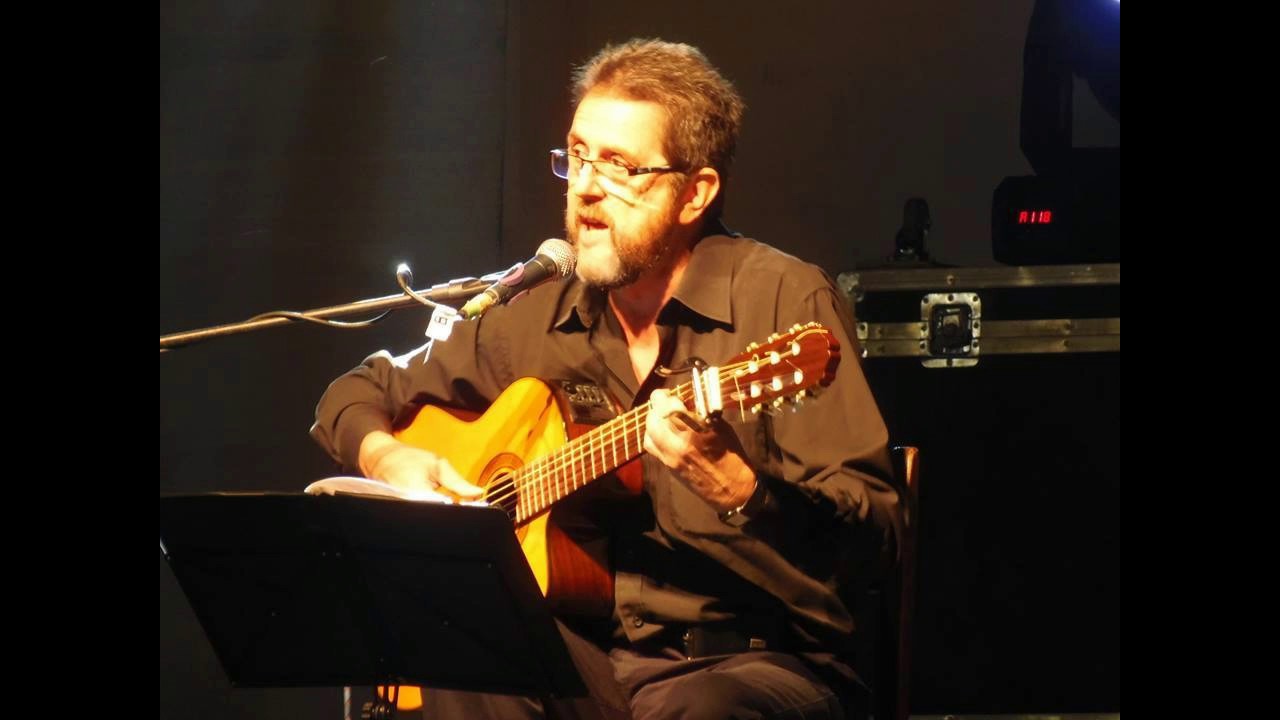 Julio Mora / H&eacute;ctor Numa Moraes - Canci&oacute;n del Buscador