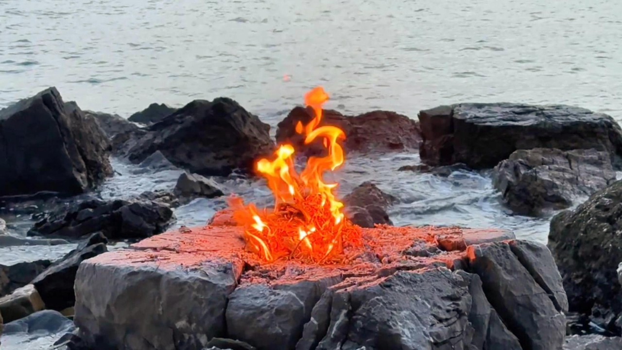 Sea Fireplace Ambience 3 Hours – Ocean Waves and Cozy Campfire Sounds