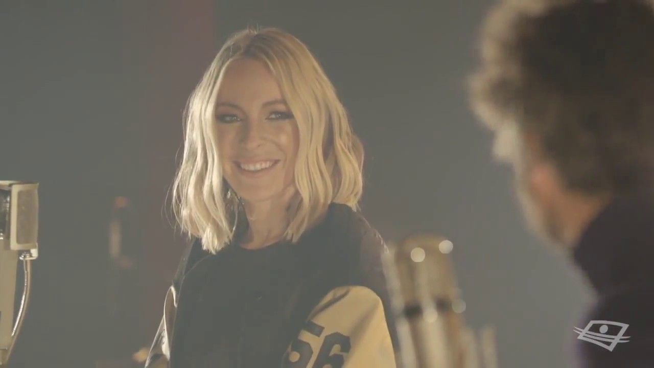Marie-Mai Mentir (acoustique) de l'émission Microphone