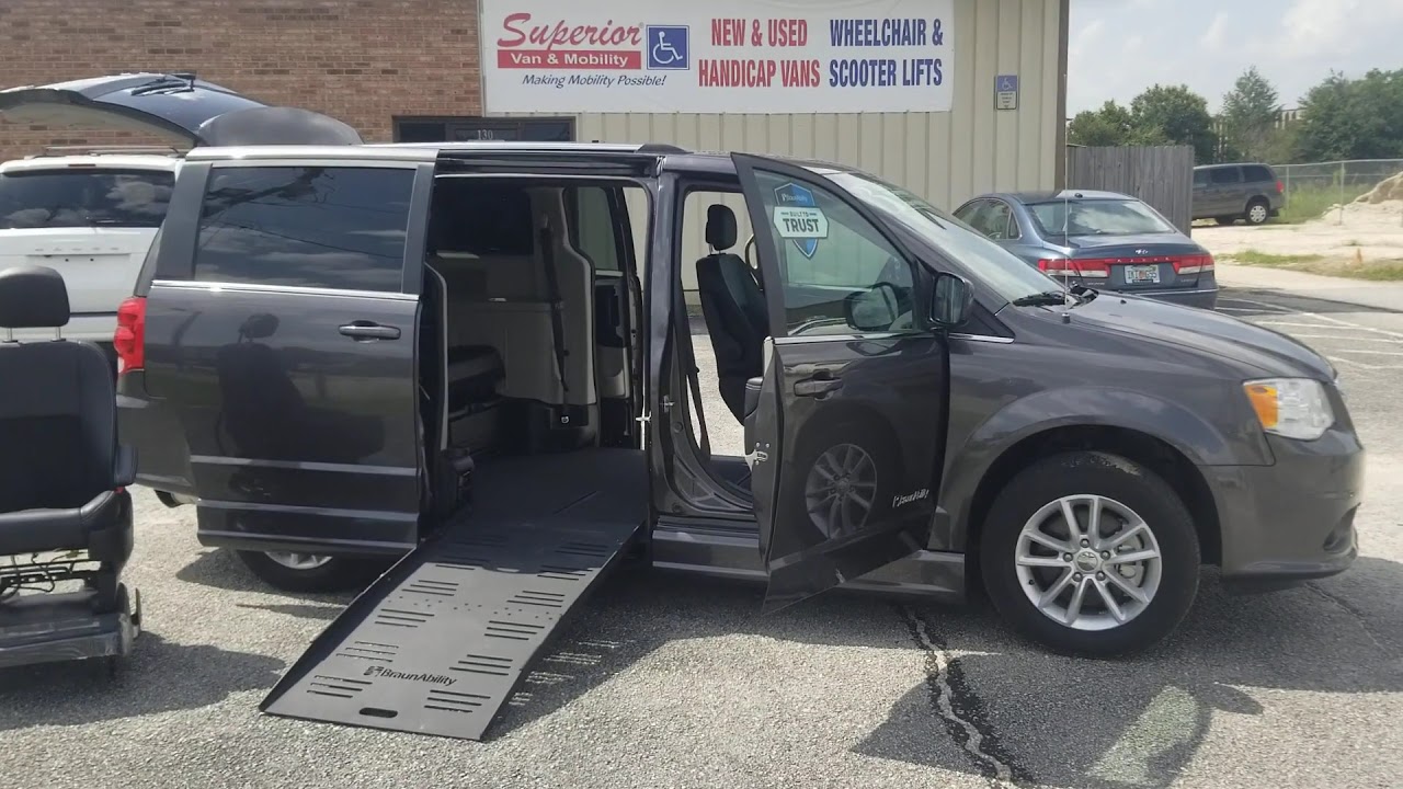 Demo - BraunAbility Dodge Caravan CompanionVan Plus Handicap Accessible Wheelchair Van