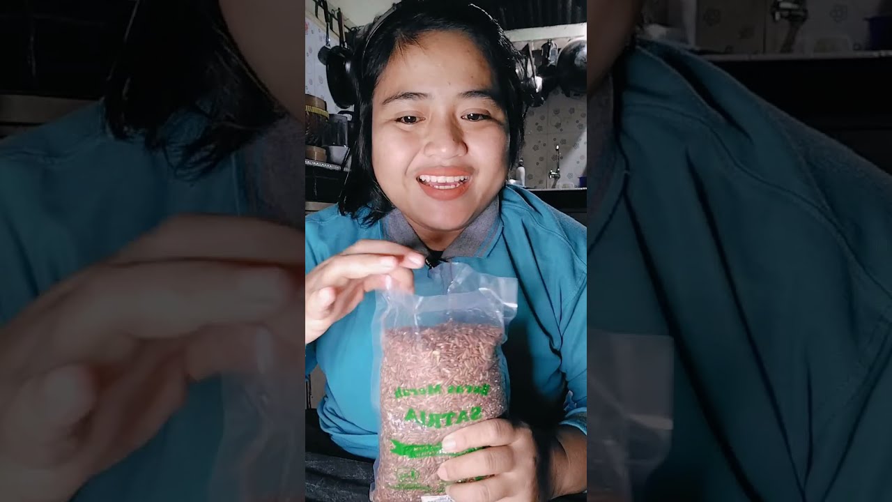 asmr beras merah mentah lngsung dari pelastik nya