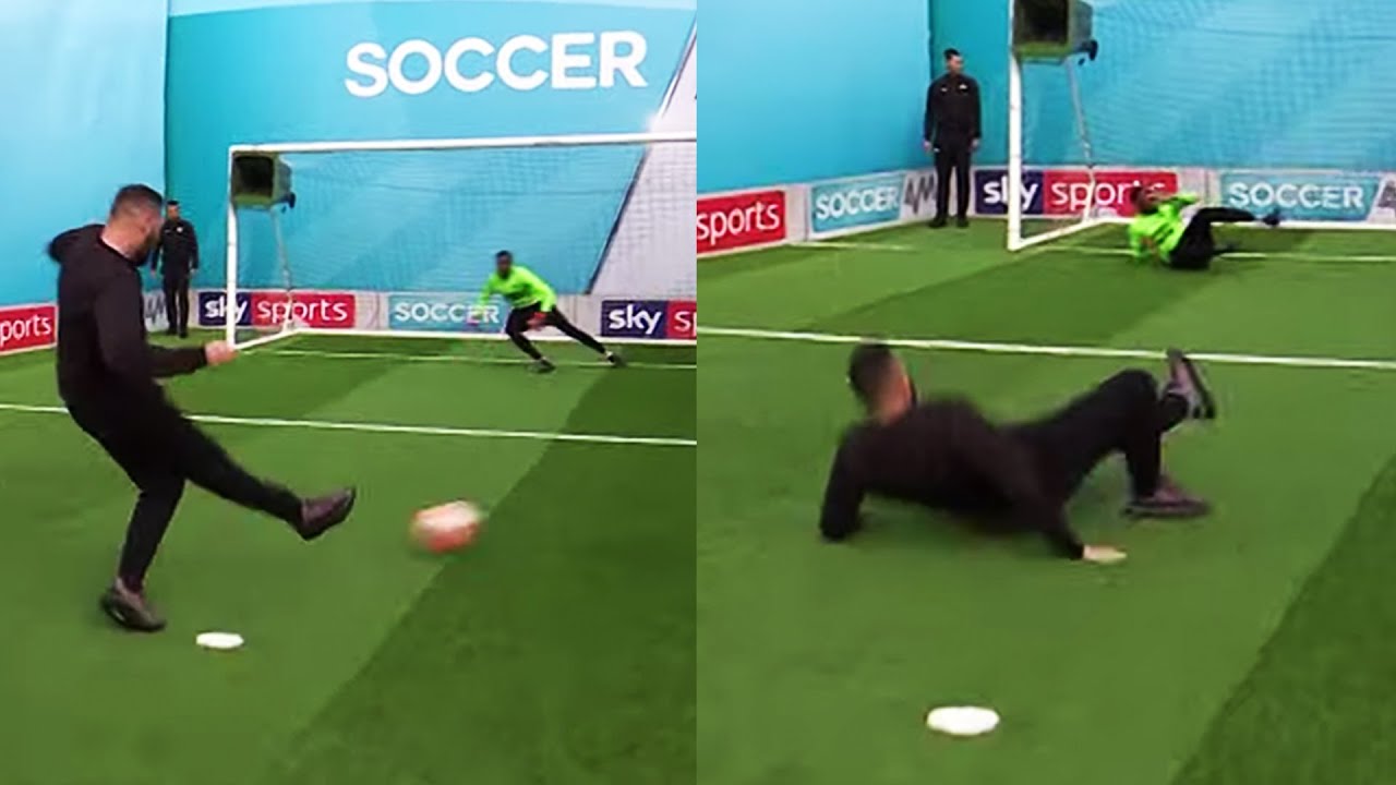 Tony Bellew hilariously slips over during Soccer AM Pro AM! 😂