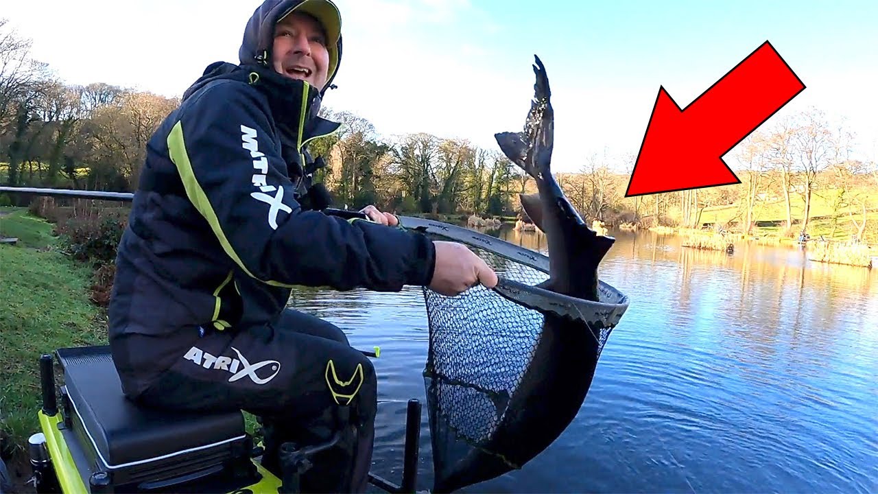 MONSTER FISH on Bomb and Bread - Winter Match Fishing
