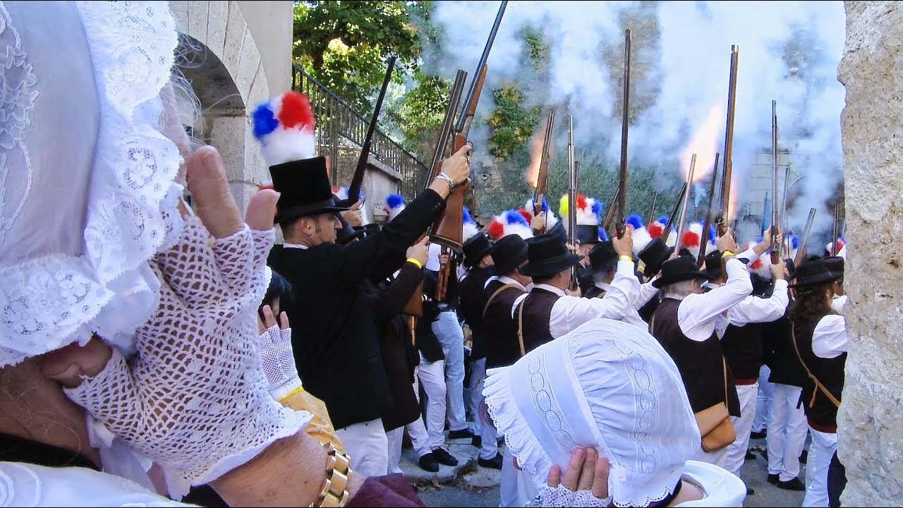 Rassemblement des Bravadeurs, Fifres et Tambours à Varages
